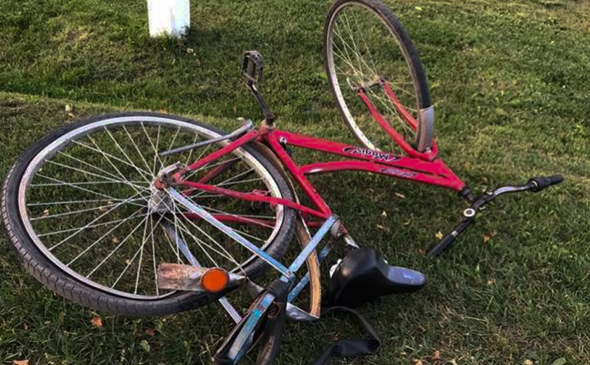 В Апостолово мотоцикл врізався у велосипедиста: обидва водія загинули