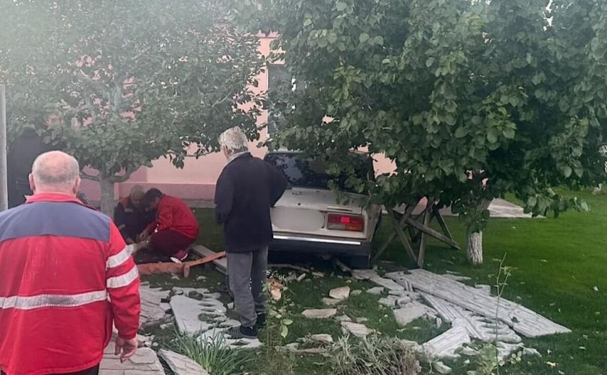 В Апостолово 19-летний водитель сбил четверых подростков и скрылся с места ДТП