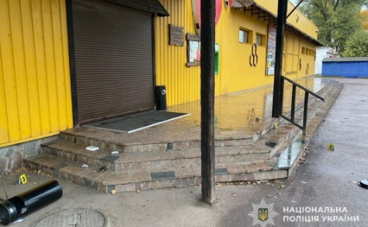У Апостоловому затримали чоловіка, який погрожував правоохоронцям гранатою та відкривав вогонь